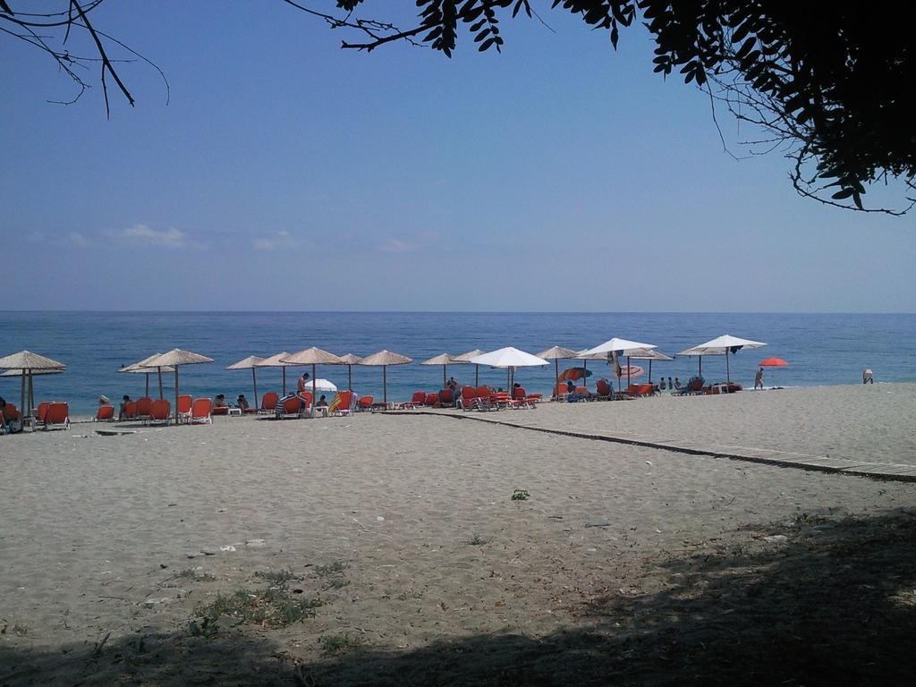 Katerina Hotel Chorefton Bagian luar foto